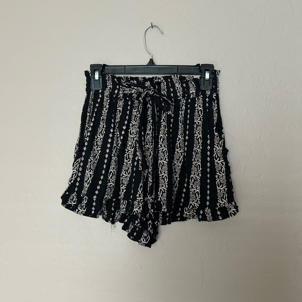 Black and White Patterned Women's Shorts